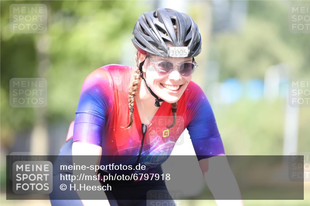 11.08.2024 - GEWOBA Citytriathlon Bremen H.Heesch http://msf.ph/oto/6797918 11.08.2024 11:53:01 Laufen  meine-sportfotos.de