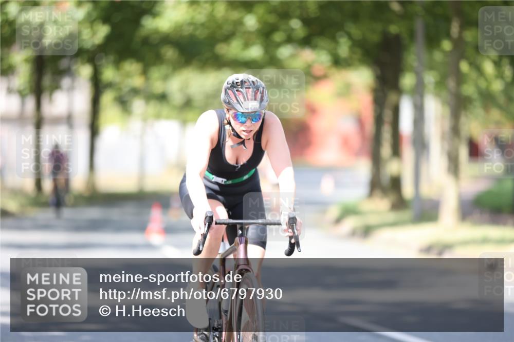 11.08.2024 - GEWOBA Citytriathlon Bremen H.Heesch http://msf.ph/oto/6797930 11.08.2024 11:53:16 Laufen  meine-sportfotos.de