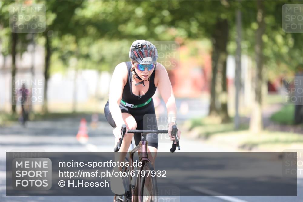 11.08.2024 - GEWOBA Citytriathlon Bremen H.Heesch http://msf.ph/oto/6797932 11.08.2024 11:53:16 Laufen  meine-sportfotos.de