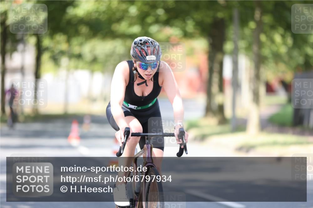 11.08.2024 - GEWOBA Citytriathlon Bremen H.Heesch http://msf.ph/oto/6797934 11.08.2024 11:53:16 Laufen  meine-sportfotos.de