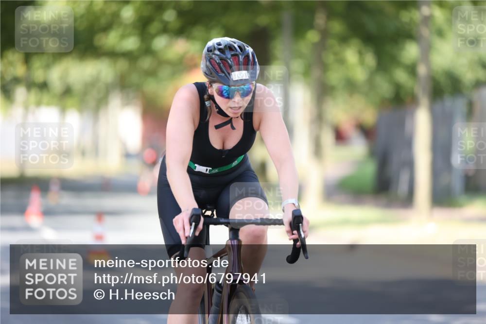 11.08.2024 - GEWOBA Citytriathlon Bremen H.Heesch http://msf.ph/oto/6797941 11.08.2024 11:53:16 Laufen  meine-sportfotos.de