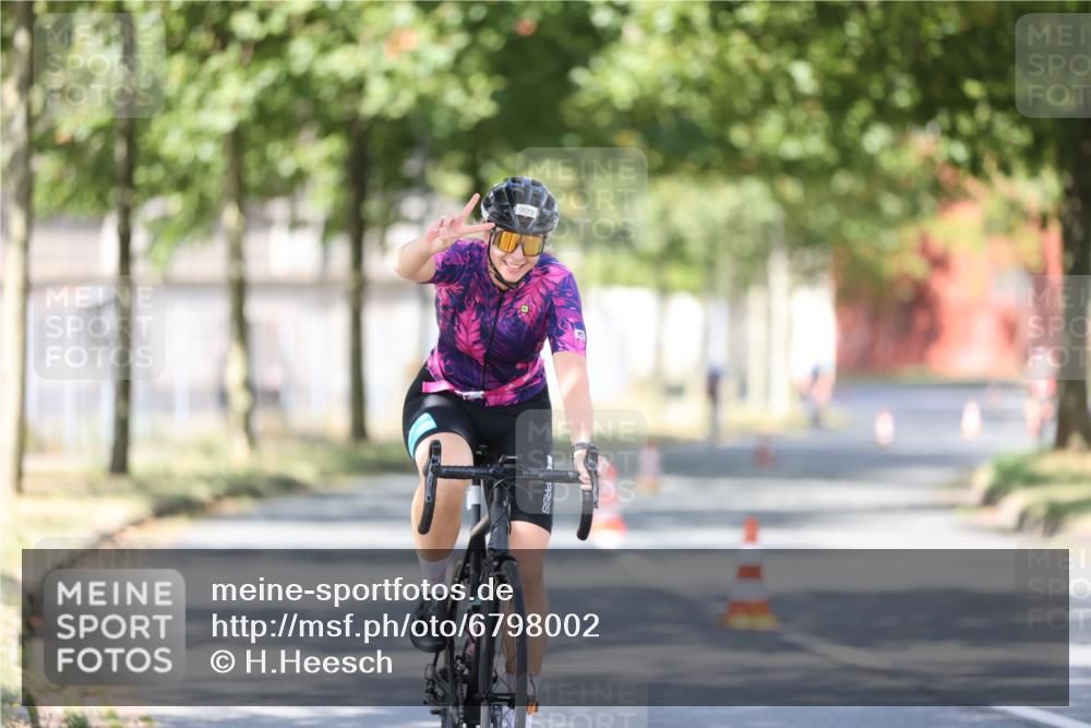 11.08.2024 - GEWOBA Citytriathlon Bremen H.Heesch http://msf.ph/oto/6798002 11.08.2024 11:53:20 Laufen  meine-sportfotos.de