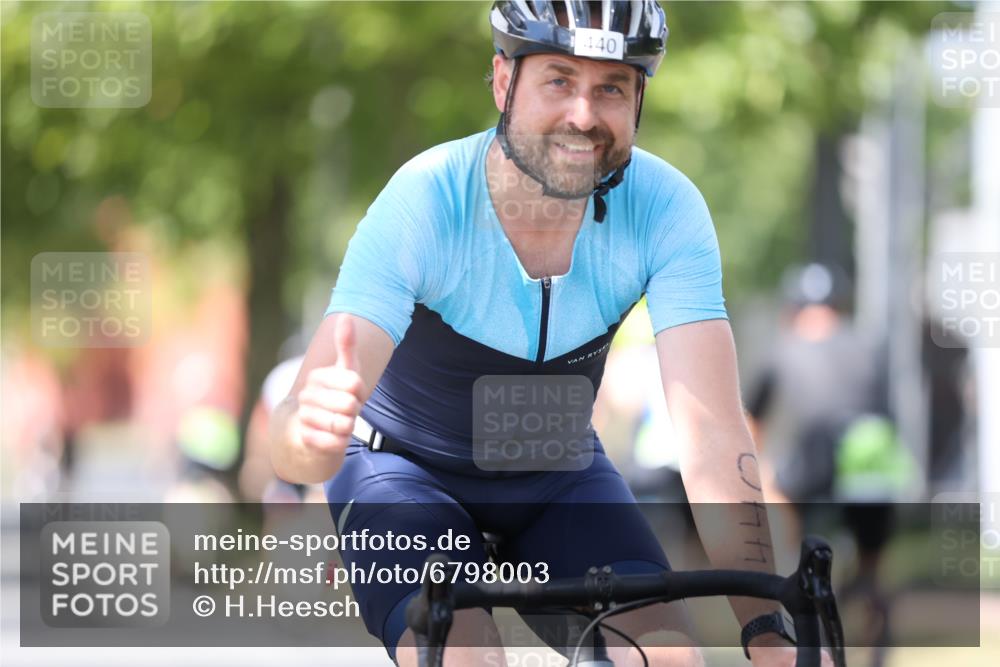 11.08.2024 - GEWOBA Citytriathlon Bremen H.Heesch http://msf.ph/oto/6798003 11.08.2024 13:34:55 Radfahren 319, 345, 365, 440, 445, 515, 548 meine-sportfotos.de