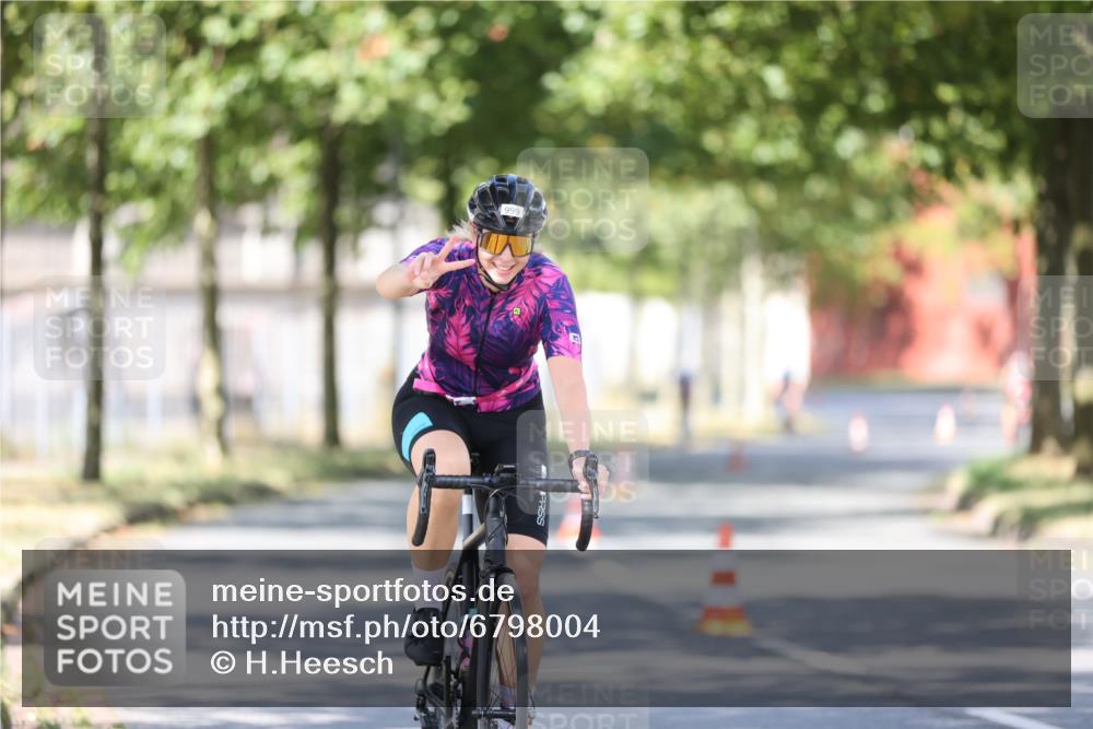 11.08.2024 - GEWOBA Citytriathlon Bremen H.Heesch http://msf.ph/oto/6798004 11.08.2024 11:53:20 Laufen  meine-sportfotos.de