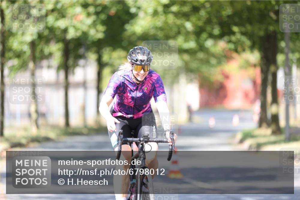 11.08.2024 - GEWOBA Citytriathlon Bremen H.Heesch http://msf.ph/oto/6798012 11.08.2024 11:53:21 Laufen  meine-sportfotos.de