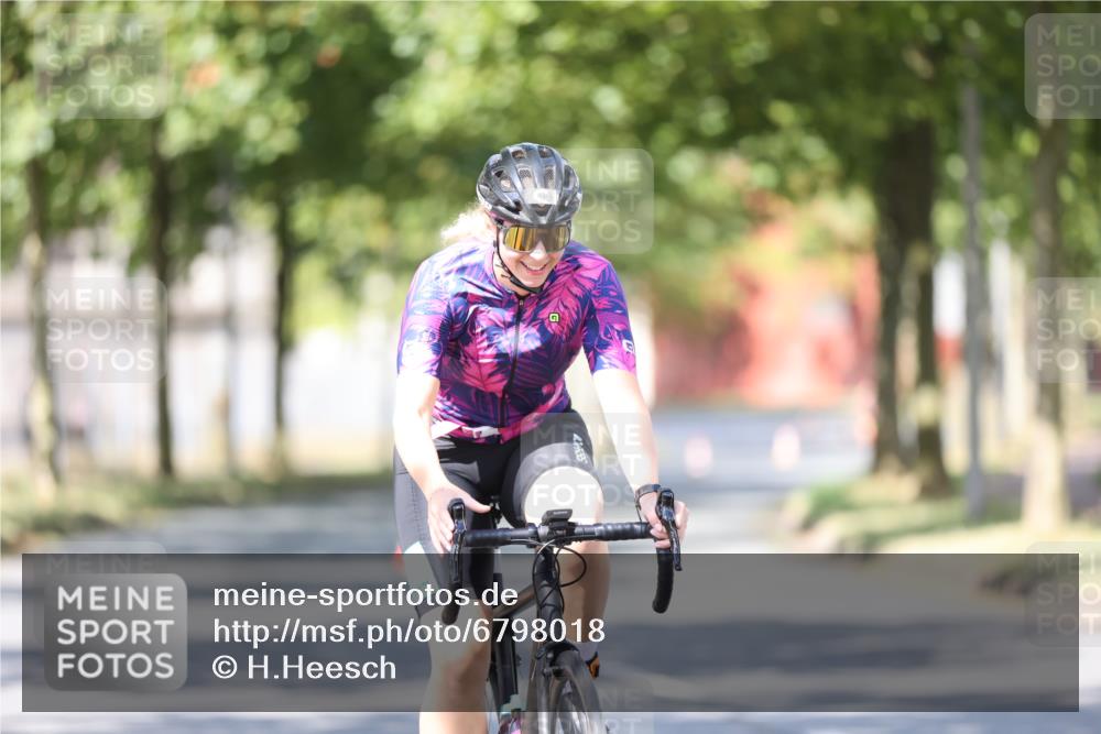 11.08.2024 - GEWOBA Citytriathlon Bremen H.Heesch http://msf.ph/oto/6798018 11.08.2024 11:53:21 Laufen  meine-sportfotos.de
