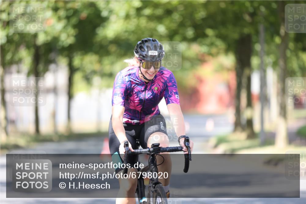 11.08.2024 - GEWOBA Citytriathlon Bremen H.Heesch http://msf.ph/oto/6798020 11.08.2024 11:53:21 Laufen  meine-sportfotos.de