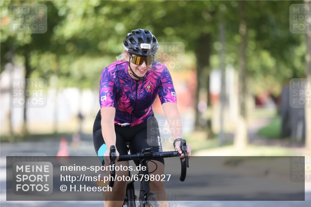 11.08.2024 - GEWOBA Citytriathlon Bremen H.Heesch http://msf.ph/oto/6798027 11.08.2024 11:53:21 Laufen  meine-sportfotos.de