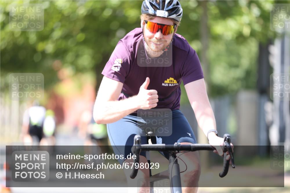 11.08.2024 - GEWOBA Citytriathlon Bremen H.Heesch http://msf.ph/oto/6798029 11.08.2024 13:34:59 Radfahren 296, 319, 345, 365, 431, 440, 445, 515, 544, 548 meine-sportfotos.de