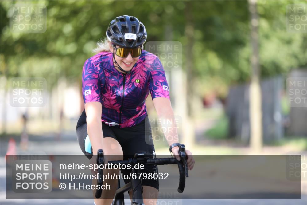 11.08.2024 - GEWOBA Citytriathlon Bremen H.Heesch http://msf.ph/oto/6798032 11.08.2024 11:53:21 Laufen  meine-sportfotos.de