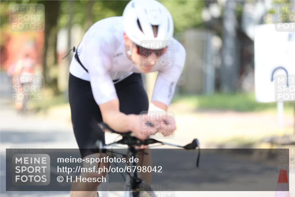 11.08.2024 - GEWOBA Citytriathlon Bremen H.Heesch http://msf.ph/oto/6798042 11.08.2024 11:53:29 Laufen  meine-sportfotos.de