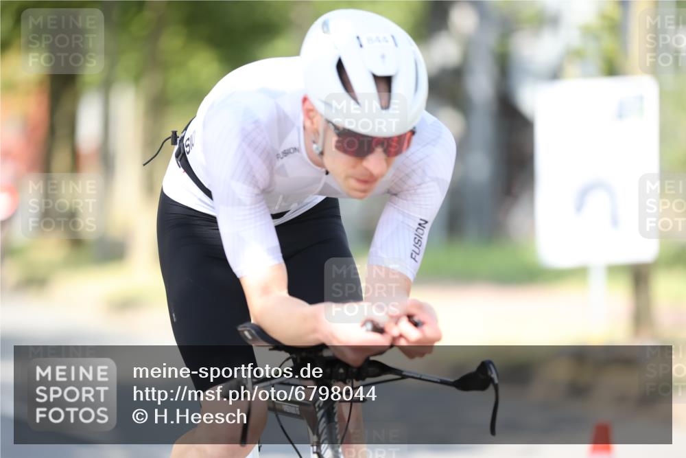 11.08.2024 - GEWOBA Citytriathlon Bremen H.Heesch http://msf.ph/oto/6798044 11.08.2024 11:53:29 Laufen  meine-sportfotos.de