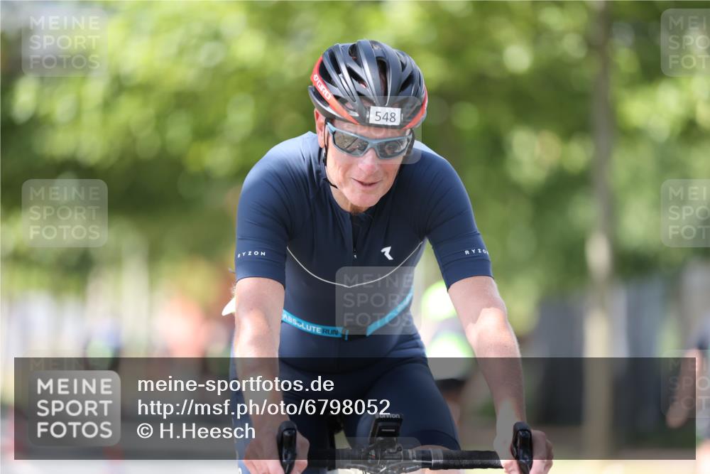 11.08.2024 - GEWOBA Citytriathlon Bremen H.Heesch http://msf.ph/oto/6798052 11.08.2024 13:35:01 Radfahren 296, 319, 345, 365, 431, 440, 445, 515, 544, 548, 724 meine-sportfotos.de