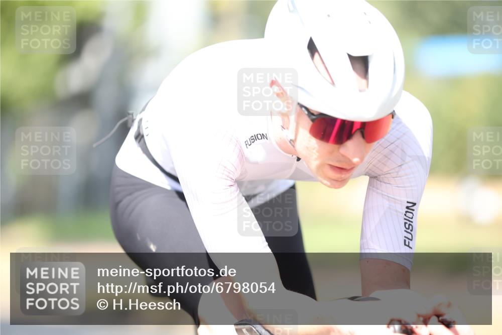 11.08.2024 - GEWOBA Citytriathlon Bremen H.Heesch http://msf.ph/oto/6798054 11.08.2024 11:53:29 Laufen  meine-sportfotos.de