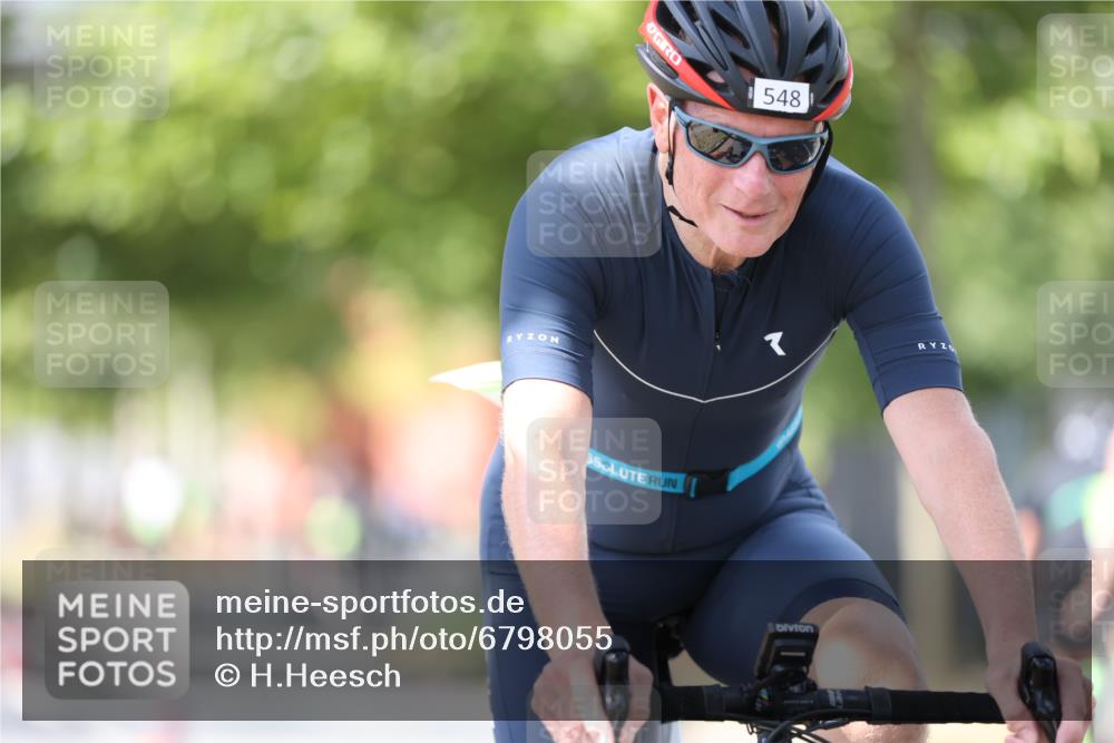 11.08.2024 - GEWOBA Citytriathlon Bremen H.Heesch http://msf.ph/oto/6798055 11.08.2024 13:35:02 Radfahren 296, 319, 345, 365, 420, 431, 440, 445, 515, 544, 548, 724 meine-sportfotos.de