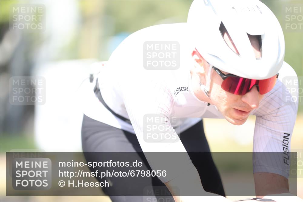 11.08.2024 - GEWOBA Citytriathlon Bremen H.Heesch http://msf.ph/oto/6798056 11.08.2024 11:53:29 Laufen  meine-sportfotos.de