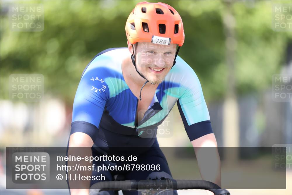 11.08.2024 - GEWOBA Citytriathlon Bremen H.Heesch http://msf.ph/oto/6798096 11.08.2024 11:53:33 Laufen  meine-sportfotos.de