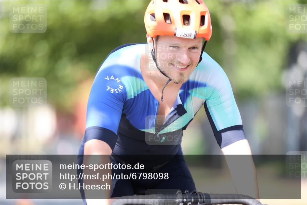 11.08.2024 - GEWOBA Citytriathlon Bremen H.Heesch http://msf.ph/oto/6798098 11.08.2024 11:53:33 Laufen  meine-sportfotos.de