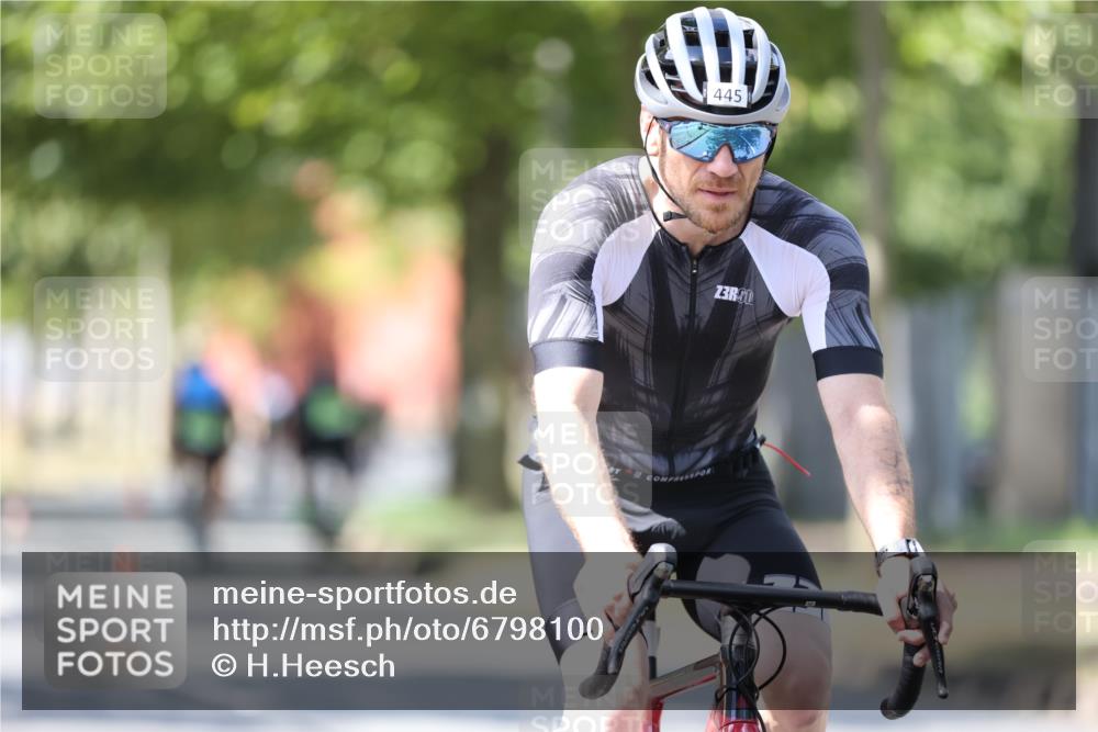 11.08.2024 - GEWOBA Citytriathlon Bremen H.Heesch http://msf.ph/oto/6798100 11.08.2024 13:35:05 Radfahren 295, 296, 319, 365, 420, 421, 431, 440, 445, 515, 544, 548, 598, 611, 677, 724 meine-sportfotos.de