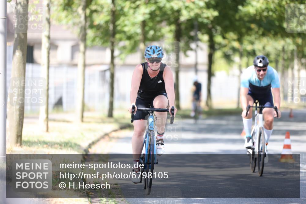 11.08.2024 - GEWOBA Citytriathlon Bremen H.Heesch http://msf.ph/oto/6798105 11.08.2024 11:53:40 Laufen  meine-sportfotos.de
