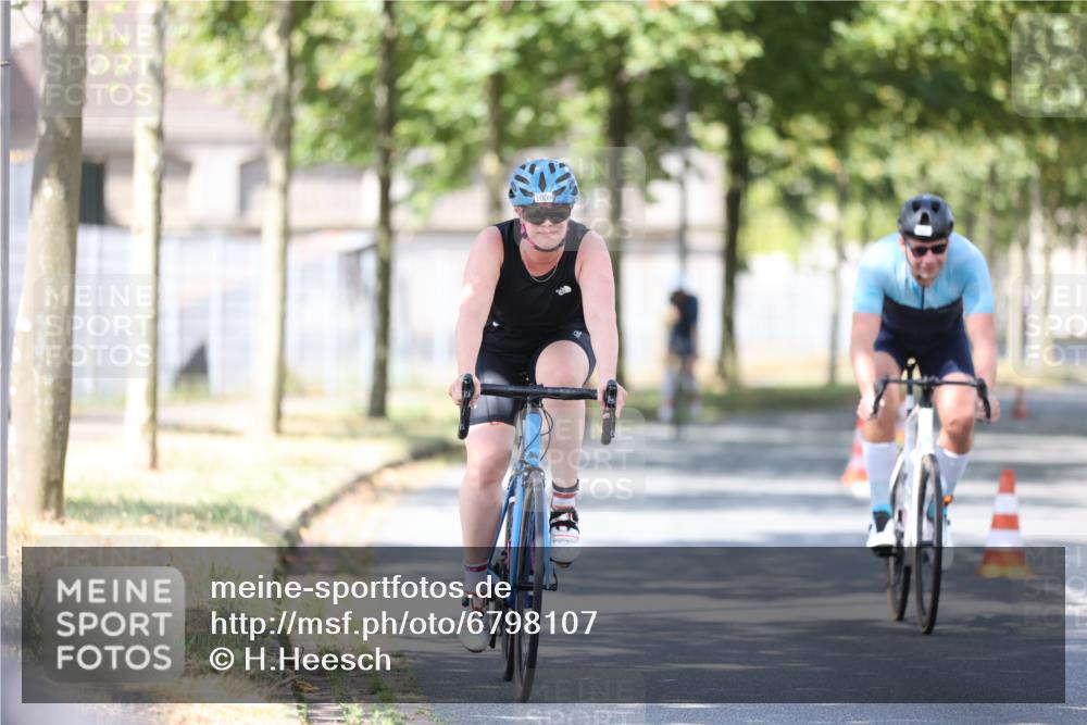 11.08.2024 - GEWOBA Citytriathlon Bremen H.Heesch http://msf.ph/oto/6798107 11.08.2024 11:53:40 Laufen  meine-sportfotos.de