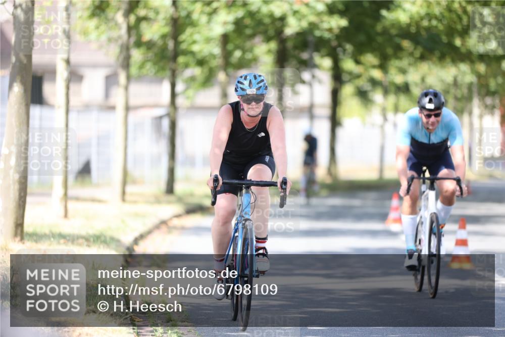 11.08.2024 - GEWOBA Citytriathlon Bremen H.Heesch http://msf.ph/oto/6798109 11.08.2024 11:53:40 Laufen  meine-sportfotos.de