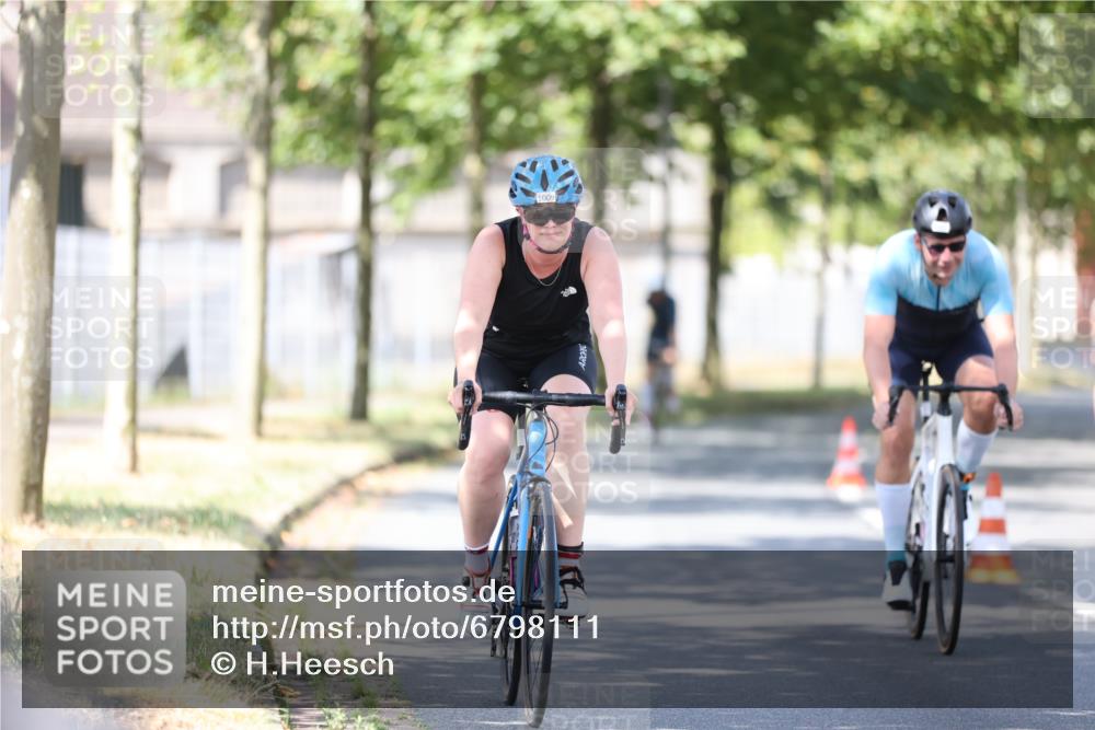 11.08.2024 - GEWOBA Citytriathlon Bremen H.Heesch http://msf.ph/oto/6798111 11.08.2024 11:53:40 Laufen  meine-sportfotos.de