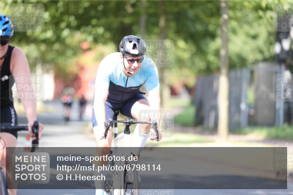 11.08.2024 - GEWOBA Citytriathlon Bremen H.Heesch http://msf.ph/oto/6798114 11.08.2024 11:53:41 Laufen  meine-sportfotos.de
