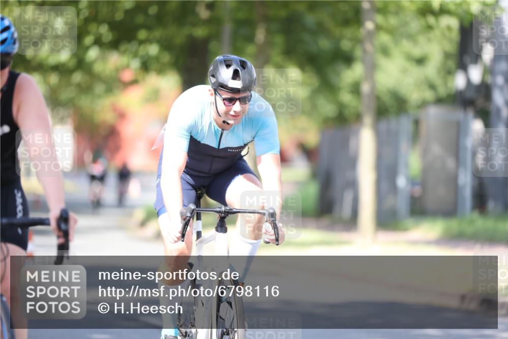 11.08.2024 - GEWOBA Citytriathlon Bremen H.Heesch http://msf.ph/oto/6798116 11.08.2024 11:53:41 Laufen  meine-sportfotos.de