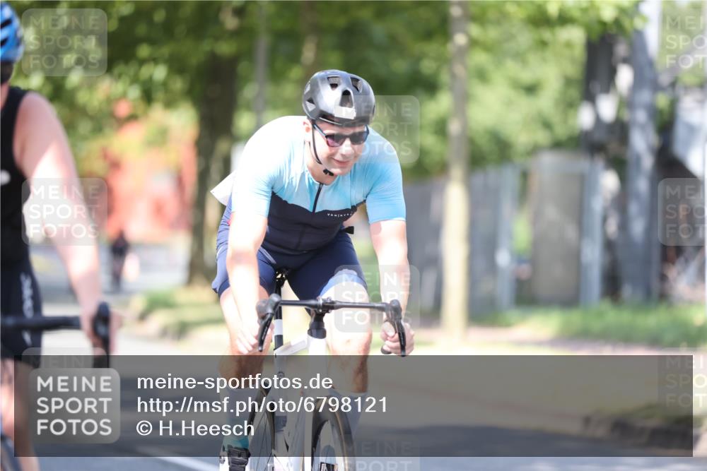 11.08.2024 - GEWOBA Citytriathlon Bremen H.Heesch http://msf.ph/oto/6798121 11.08.2024 11:53:41 Laufen  meine-sportfotos.de
