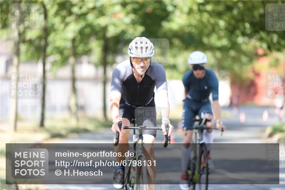 11.08.2024 - GEWOBA Citytriathlon Bremen H.Heesch http://msf.ph/oto/6798131 11.08.2024 11:53:45 Laufen  meine-sportfotos.de