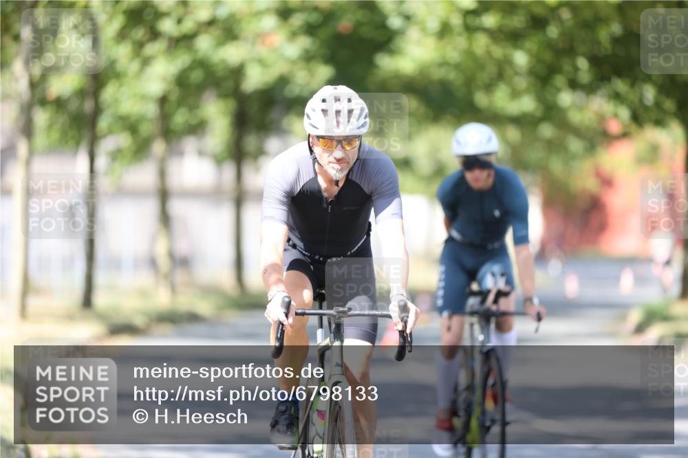 11.08.2024 - GEWOBA Citytriathlon Bremen H.Heesch http://msf.ph/oto/6798133 11.08.2024 11:53:45 Laufen  meine-sportfotos.de