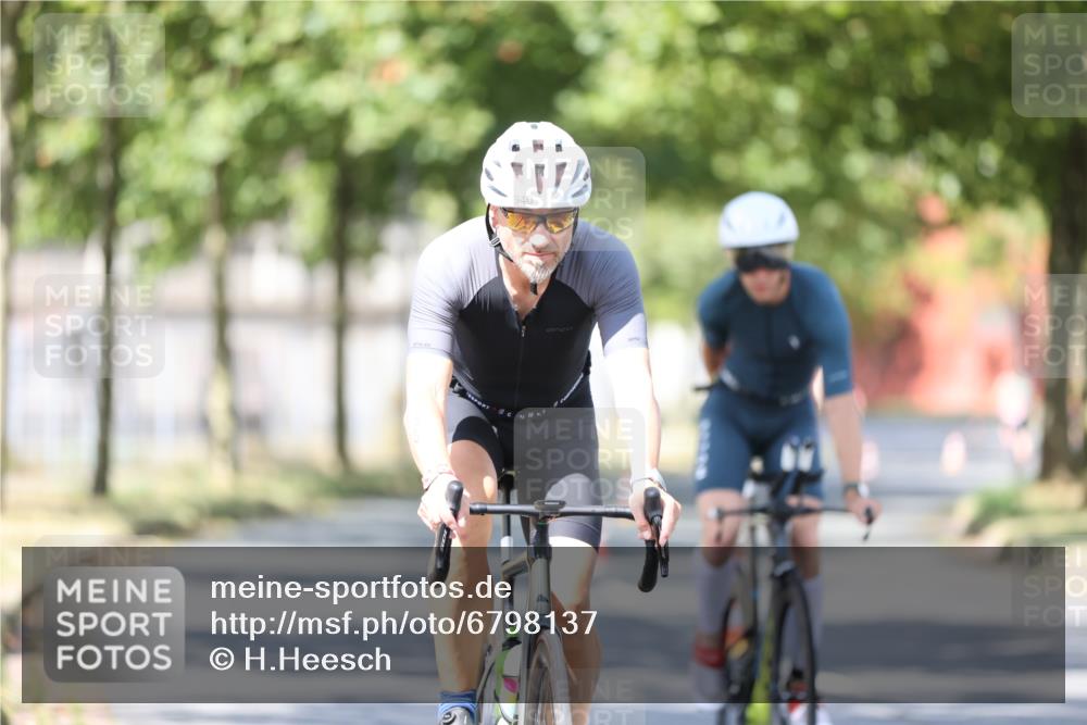 11.08.2024 - GEWOBA Citytriathlon Bremen H.Heesch http://msf.ph/oto/6798137 11.08.2024 11:53:45 Laufen  meine-sportfotos.de