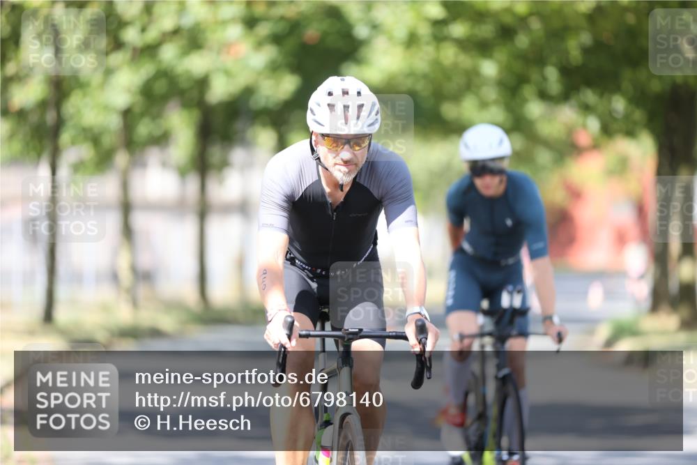 11.08.2024 - GEWOBA Citytriathlon Bremen H.Heesch http://msf.ph/oto/6798140 11.08.2024 11:53:45 Laufen  meine-sportfotos.de