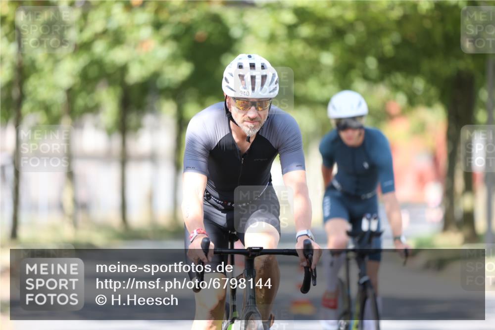 11.08.2024 - GEWOBA Citytriathlon Bremen H.Heesch http://msf.ph/oto/6798144 11.08.2024 11:53:45 Laufen  meine-sportfotos.de