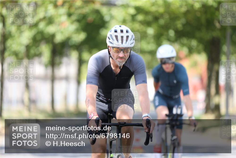 11.08.2024 - GEWOBA Citytriathlon Bremen H.Heesch http://msf.ph/oto/6798146 11.08.2024 11:53:45 Laufen  meine-sportfotos.de