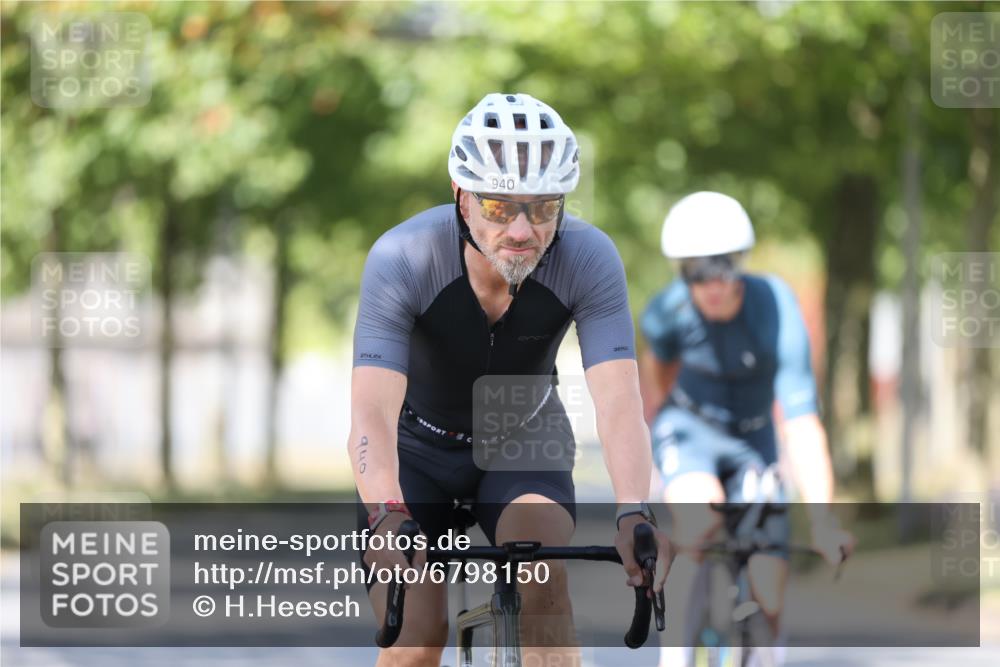 11.08.2024 - GEWOBA Citytriathlon Bremen H.Heesch http://msf.ph/oto/6798150 11.08.2024 11:53:45 Laufen  meine-sportfotos.de