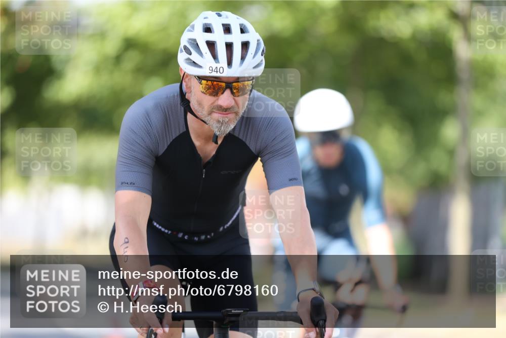 11.08.2024 - GEWOBA Citytriathlon Bremen H.Heesch http://msf.ph/oto/6798160 11.08.2024 11:53:45 Laufen  meine-sportfotos.de