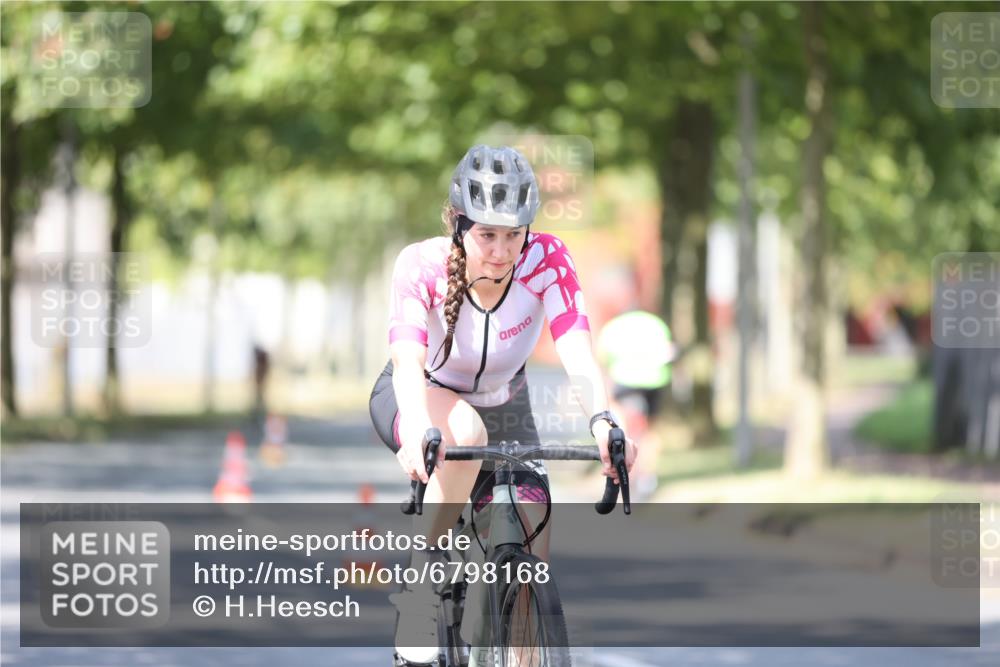 11.08.2024 - GEWOBA Citytriathlon Bremen H.Heesch http://msf.ph/oto/6798168 11.08.2024 11:54:00 Laufen  meine-sportfotos.de