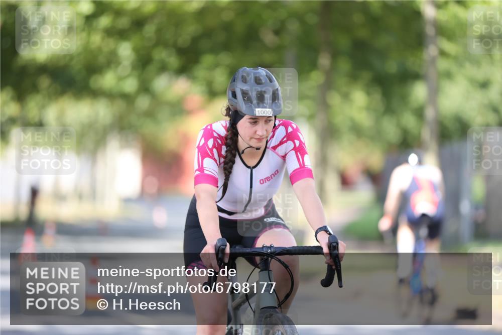 11.08.2024 - GEWOBA Citytriathlon Bremen H.Heesch http://msf.ph/oto/6798177 11.08.2024 11:54:01 Laufen  meine-sportfotos.de