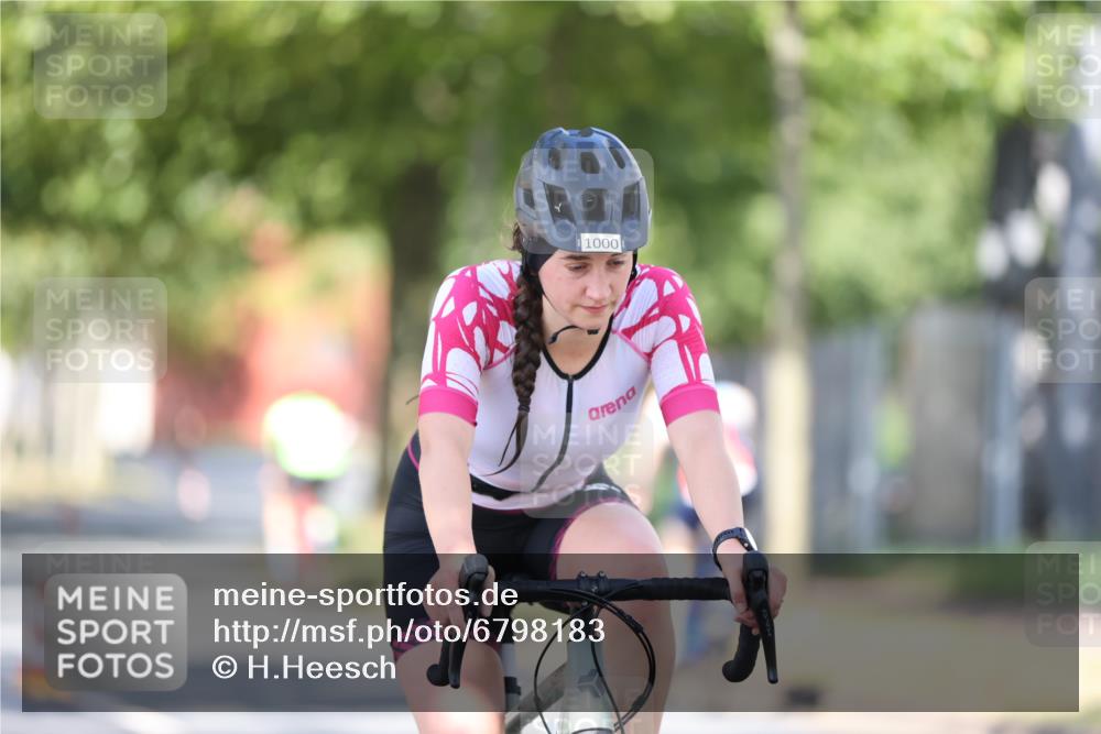 11.08.2024 - GEWOBA Citytriathlon Bremen H.Heesch http://msf.ph/oto/6798183 11.08.2024 11:54:01 Laufen  meine-sportfotos.de
