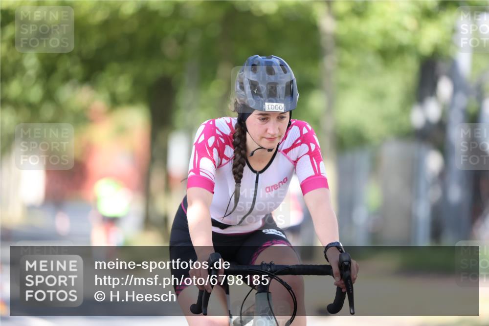 11.08.2024 - GEWOBA Citytriathlon Bremen H.Heesch http://msf.ph/oto/6798185 11.08.2024 11:54:01 Laufen  meine-sportfotos.de