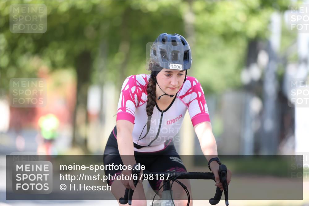 11.08.2024 - GEWOBA Citytriathlon Bremen H.Heesch http://msf.ph/oto/6798187 11.08.2024 11:54:01 Laufen  meine-sportfotos.de