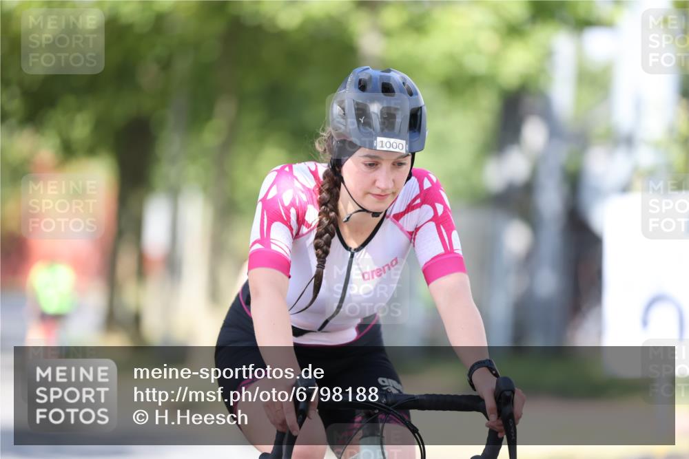 11.08.2024 - GEWOBA Citytriathlon Bremen H.Heesch http://msf.ph/oto/6798188 11.08.2024 11:54:01 Laufen  meine-sportfotos.de