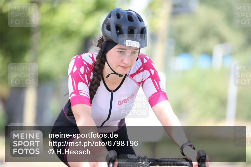 11.08.2024 - GEWOBA Citytriathlon Bremen H.Heesch http://msf.ph/oto/6798196 11.08.2024 11:54:01 Laufen  meine-sportfotos.de