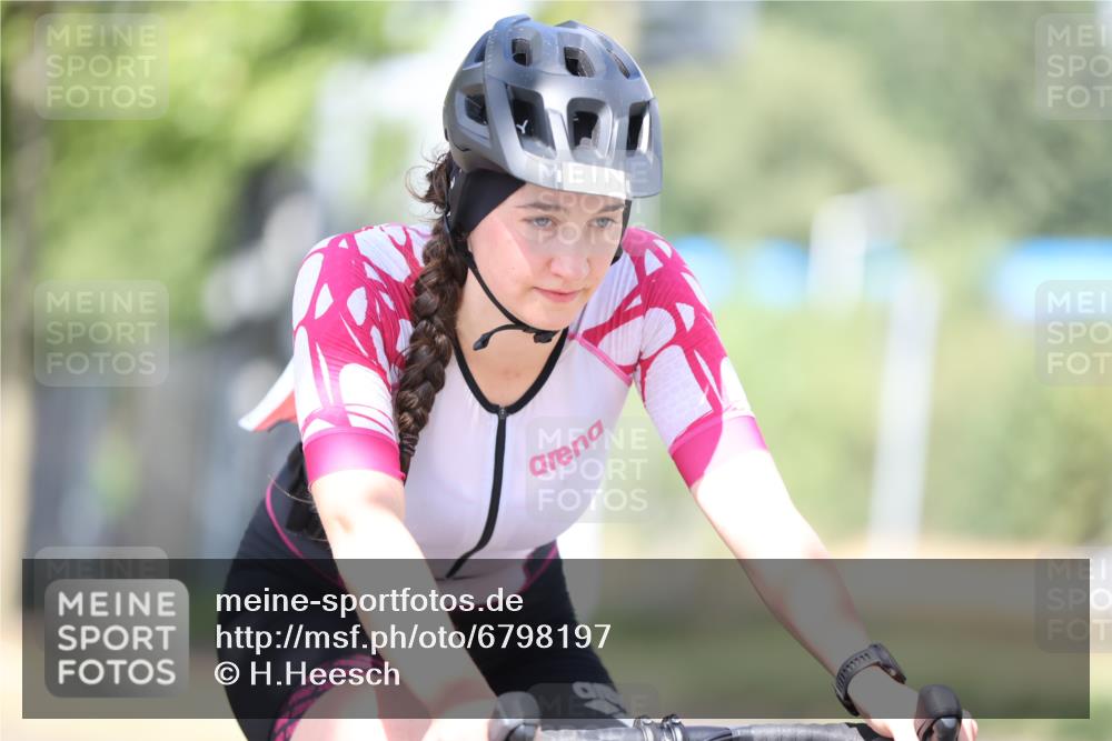 11.08.2024 - GEWOBA Citytriathlon Bremen H.Heesch http://msf.ph/oto/6798197 11.08.2024 11:54:01 Laufen  meine-sportfotos.de