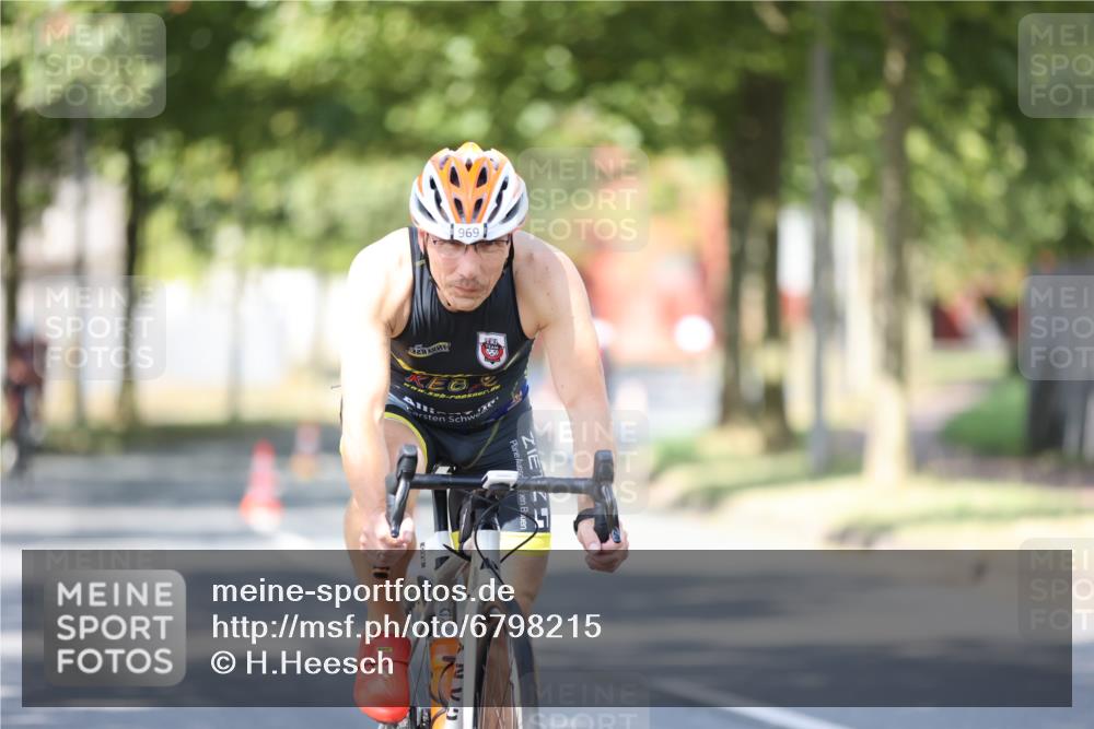 11.08.2024 - GEWOBA Citytriathlon Bremen H.Heesch http://msf.ph/oto/6798215 11.08.2024 11:54:03 Laufen  meine-sportfotos.de