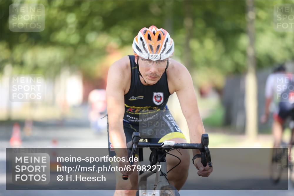11.08.2024 - GEWOBA Citytriathlon Bremen H.Heesch http://msf.ph/oto/6798227 11.08.2024 11:54:04 Laufen  meine-sportfotos.de