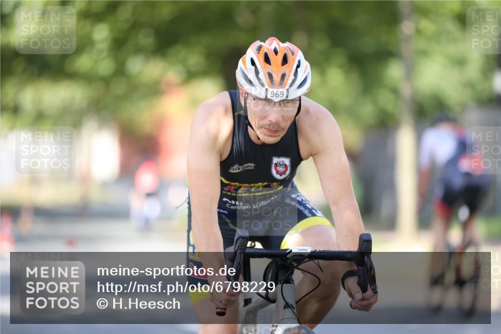 11.08.2024 - GEWOBA Citytriathlon Bremen H.Heesch http://msf.ph/oto/6798229 11.08.2024 11:54:04 Laufen  meine-sportfotos.de