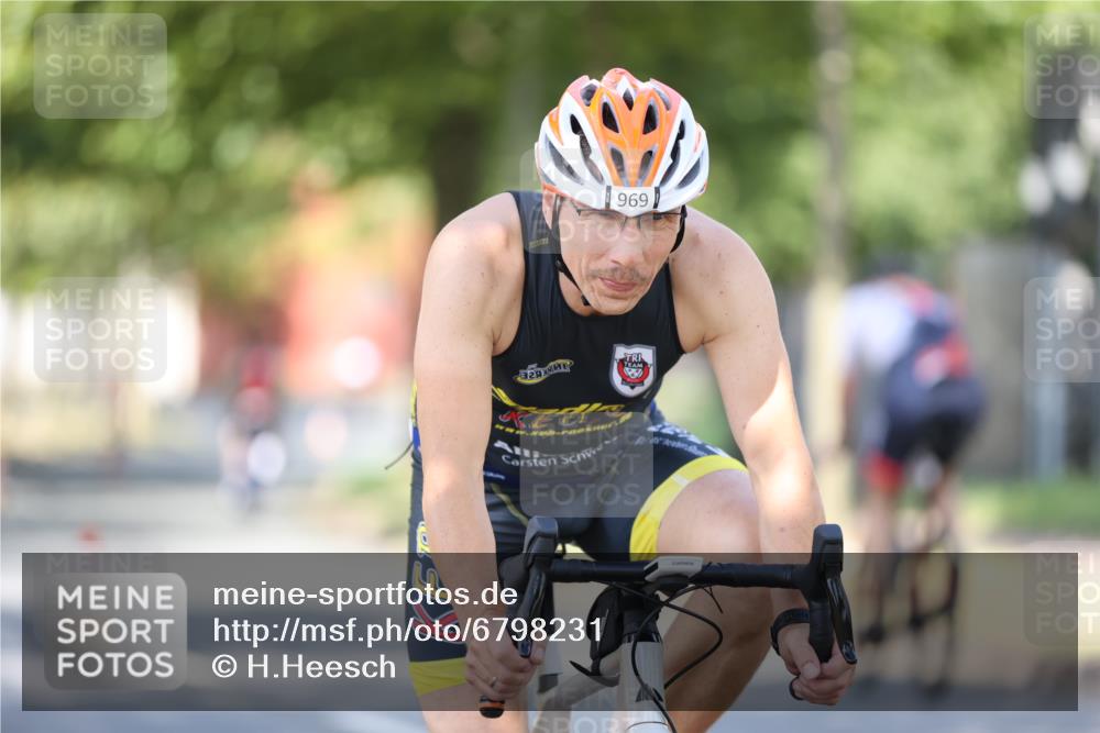 11.08.2024 - GEWOBA Citytriathlon Bremen H.Heesch http://msf.ph/oto/6798231 11.08.2024 11:54:04 Laufen  meine-sportfotos.de